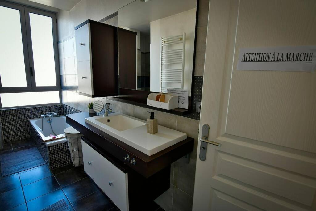 Grand Appartement De Haut Standing En Centre-Ville Montlucon Ngoại thất bức ảnh